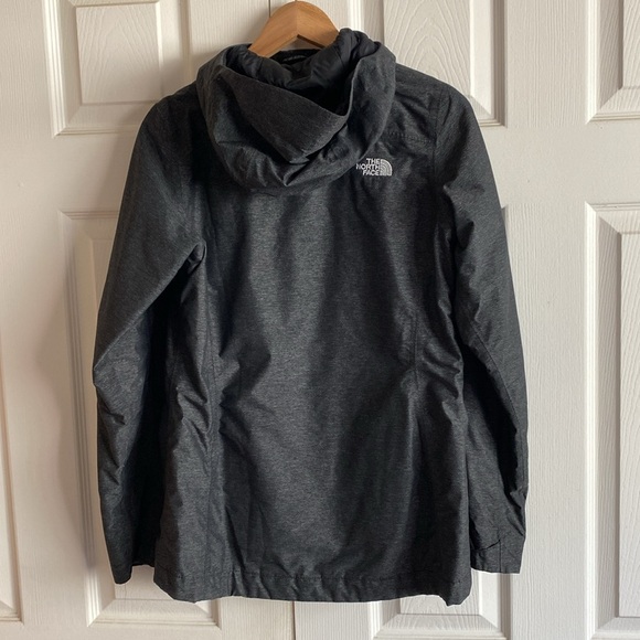 The North Face Womens HyVent Outdoor Jacket - Picture 5 of 8